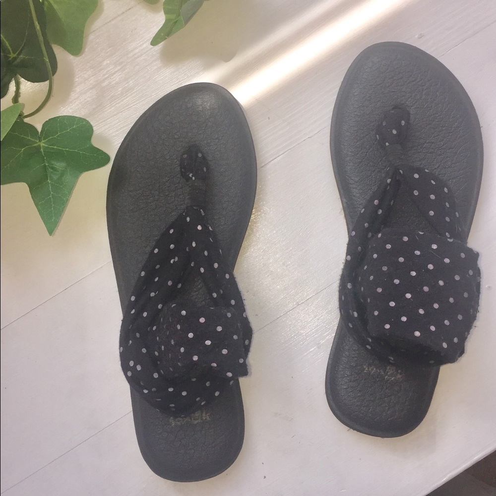 Sanuk Polka Sandals- yoga mat shoes-